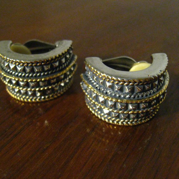 🛍 Mid Century 1960's Silver Gold Clip On Earrings - Picture 9 of 9